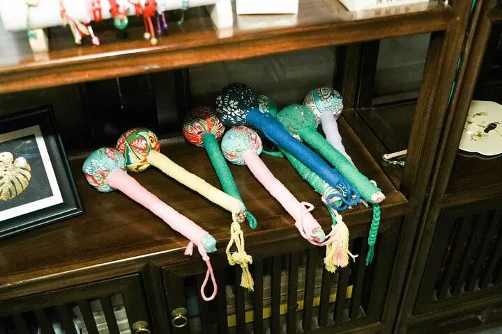 3-Hour Shadow Puppet Crafting Workshop in Xi'an