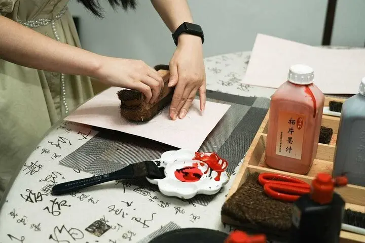 3-Hour Traditional Tie-Dye Workshop in Xi'an